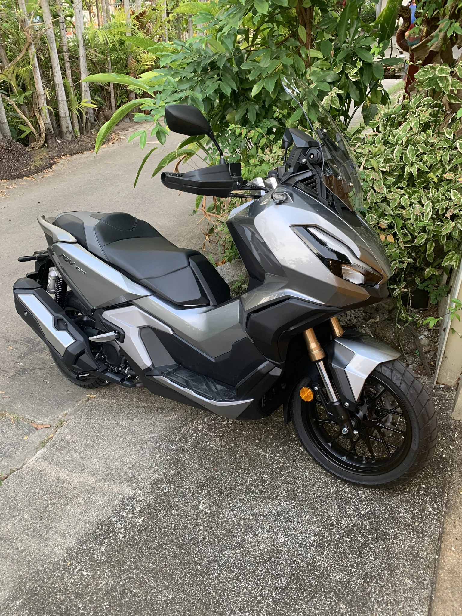 Honda Adv 350